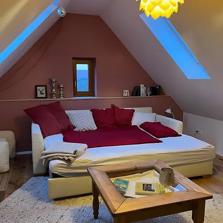 Vewa Loft - Helle, Ruhige Dachwohnung Kirchberg an der Jagst