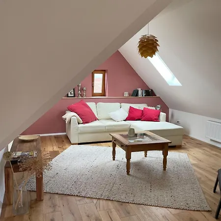 Vewa Loft - Helle, Ruhige Dachwohnung Daire